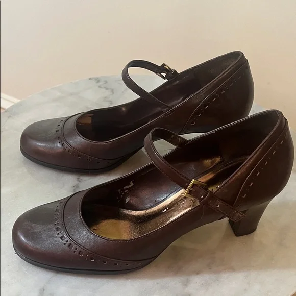 Classy Brown Mary Jane Heels - Picture 4 of 12